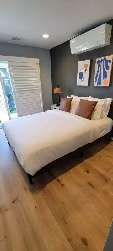 Bedroom, hardwood floors